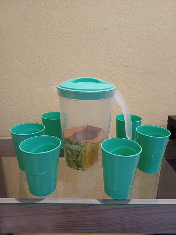 Jarra de Plástico +6 Copos P/Água 2L Transparente Tampa Verde Plasberg