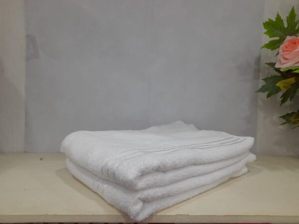 Toalha de Banho Adriane 95%Algodão Branca 1,20m x 63cm