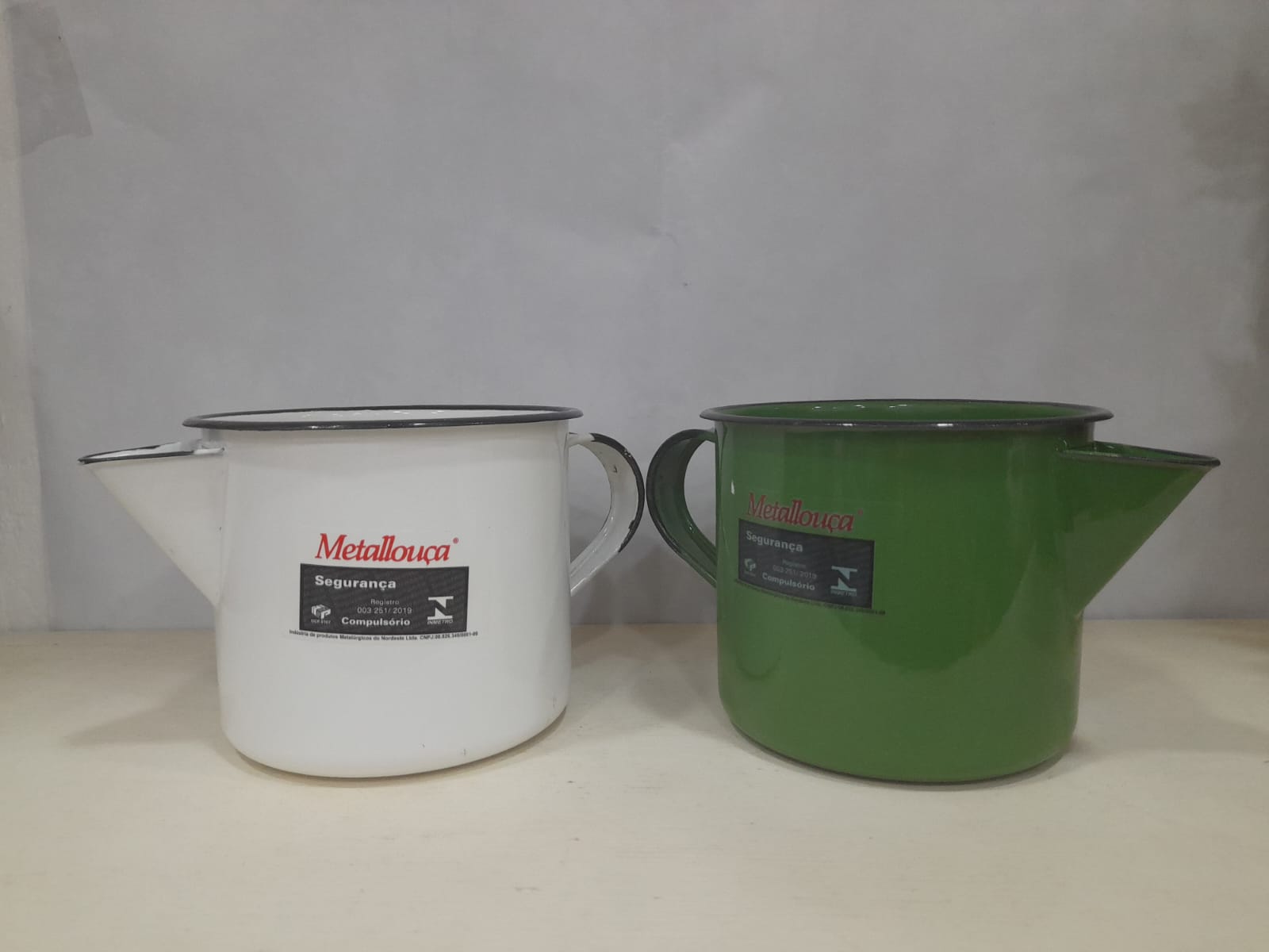 Caneca Leiteira Com Bico Esmaltada de Ágata 1UN