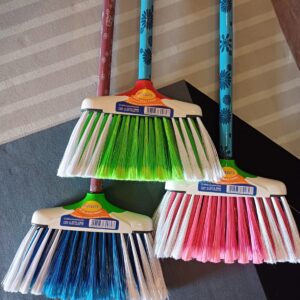 VASSOURA DE PELO SUPER MACIA - PLUS 2 CORES