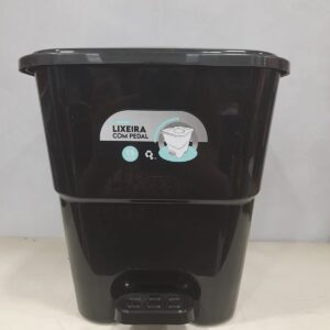 Lixeira de Plástico 7,5L C/Pedal Preta Plasberg