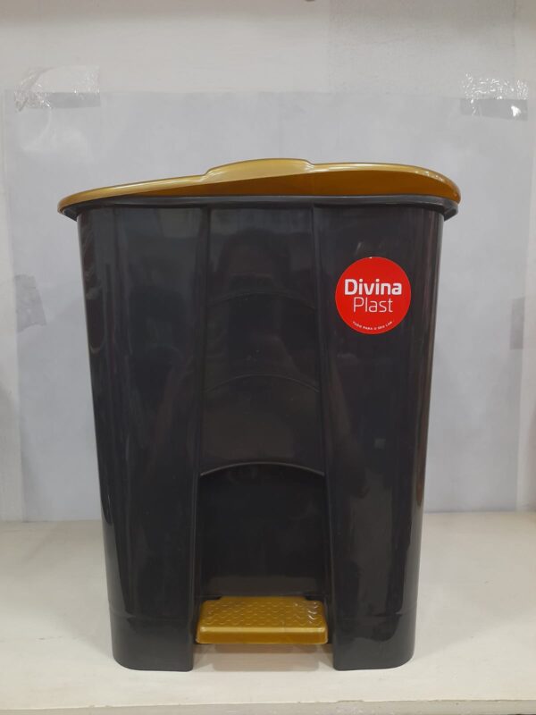 Lixeira Quadrada Grande Preta Pedal 14L C/Tampa Dourada