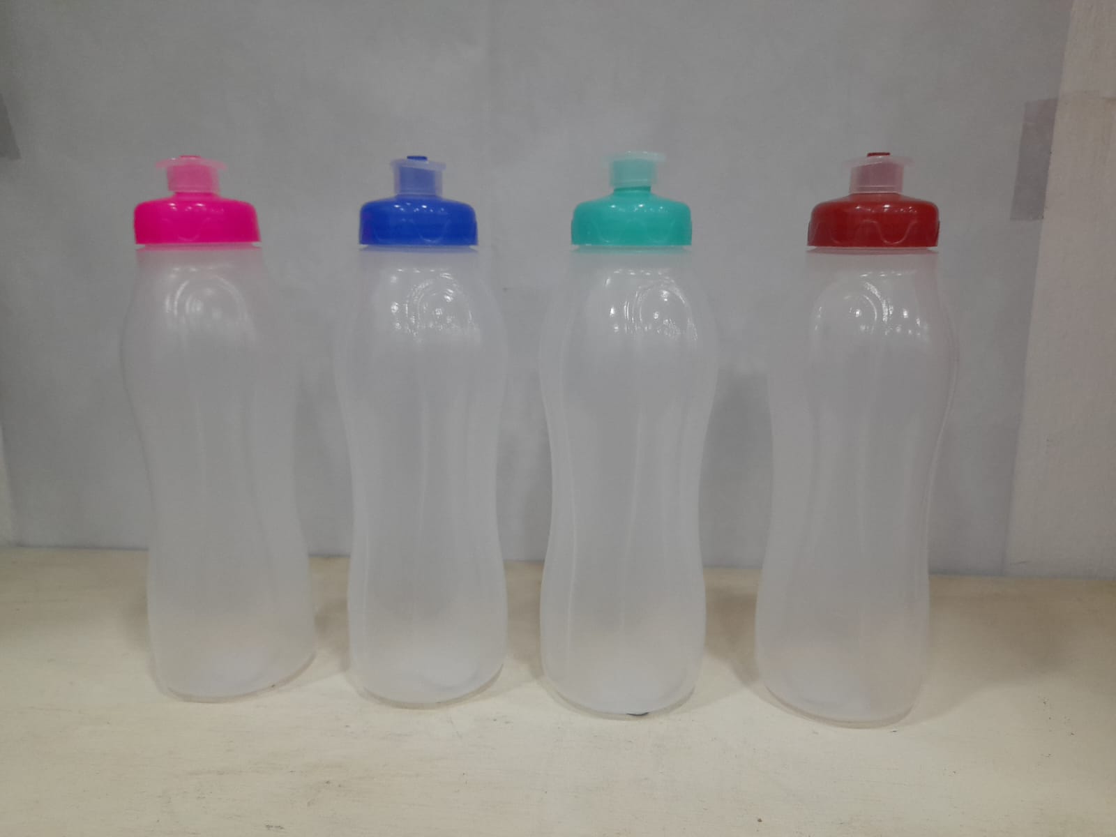 Garrafa de Água Squeeze Ware 550ml Sortida