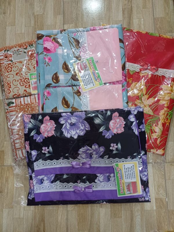 Colcha de Cama Bordada / Estampada Artesanal 2,60 cm x 2,75 cm - Image 2